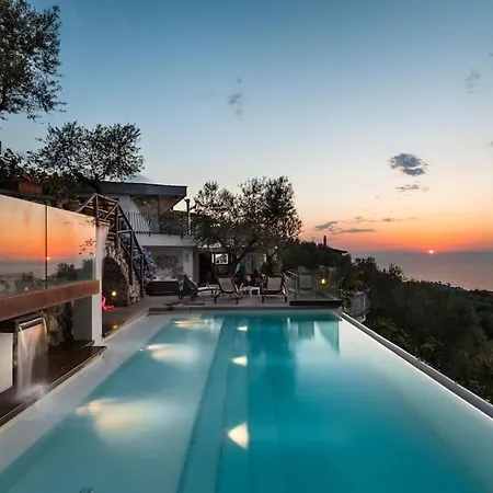 With Amazing Infinity Pool Villa