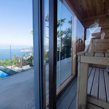 With Amazing Infinity Pool Villa