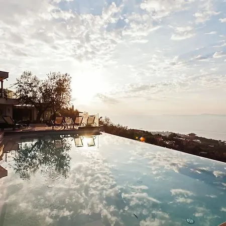 Villa With Amazing Infinity Pool